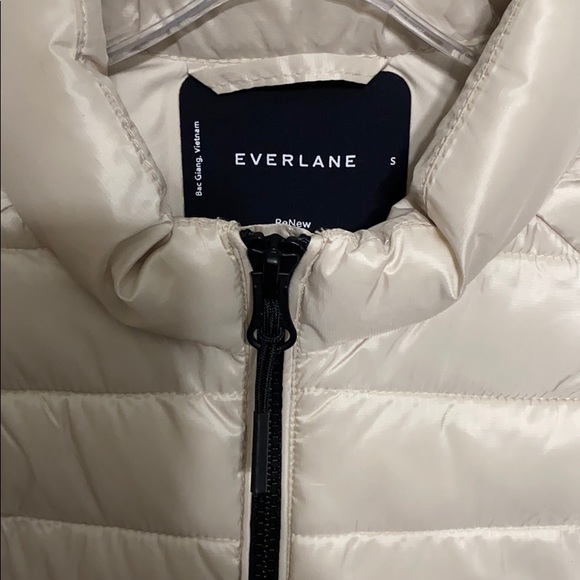 SOLD! Everlane Renew Lightweight Puffer Jacket - Picture 4 of 6